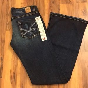 Buckle • Sabrina • 27R